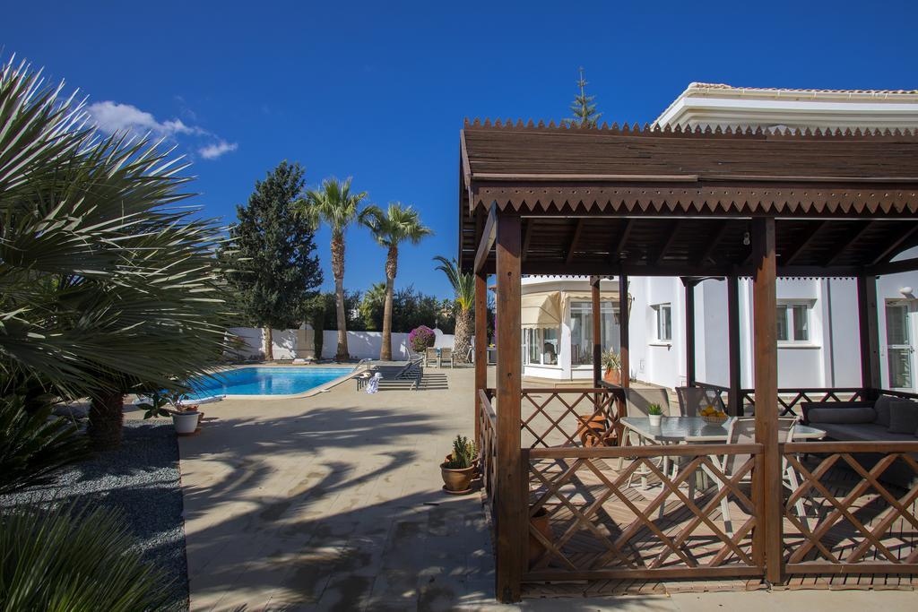 Villa Georgia Pernera Exterior photo